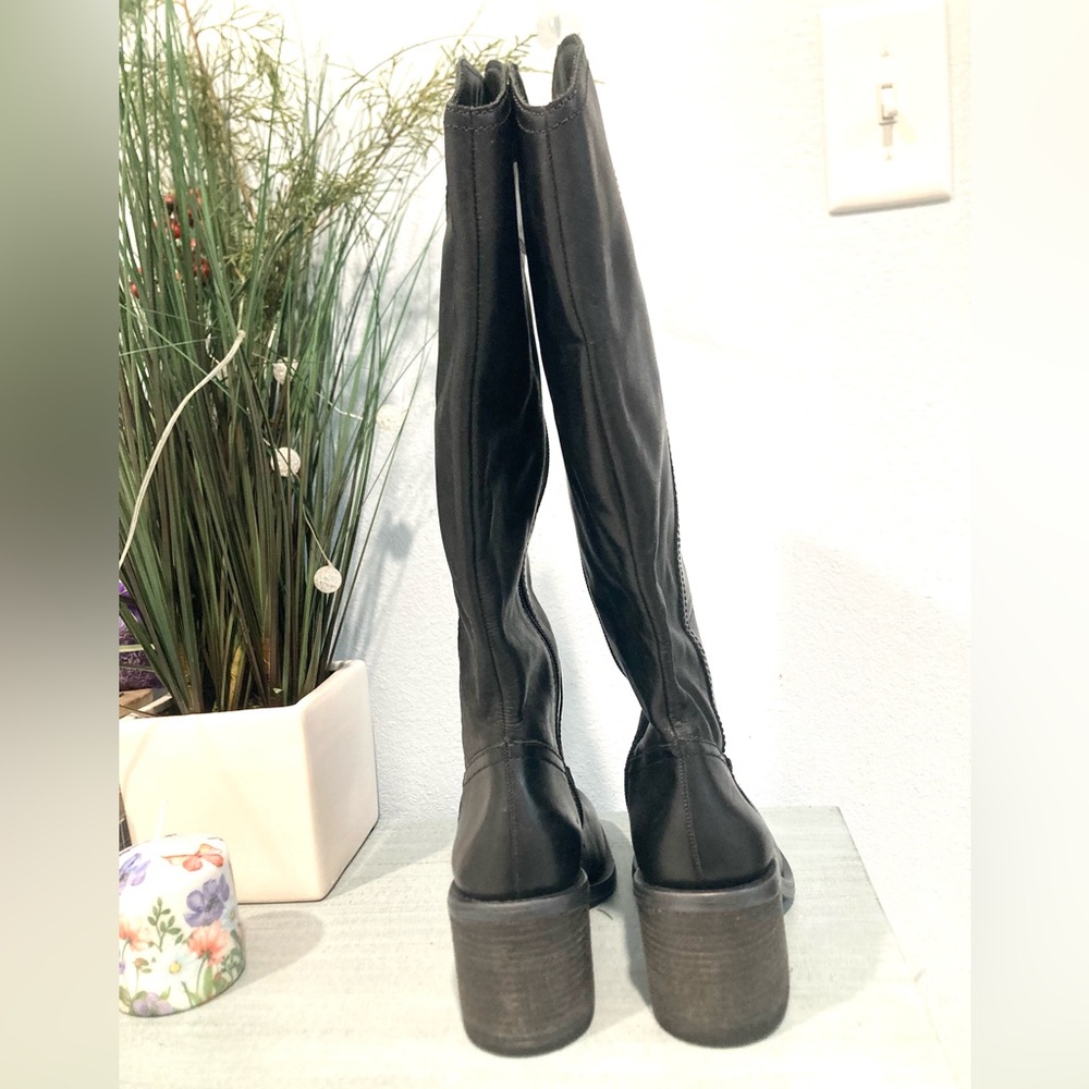 NWOB Lucky Brand Leather Black Tall Boot Square Toe Stacked Heel Size 5 1/2 - Picture 4 of 15